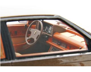 Maserati 2.0 Biturbo 1982-83 Dark Garnet Bordeaux Scuro Laudoracing 1:18 Resinemodell (Türen, Motorhaube... nicht zu öffnen!)